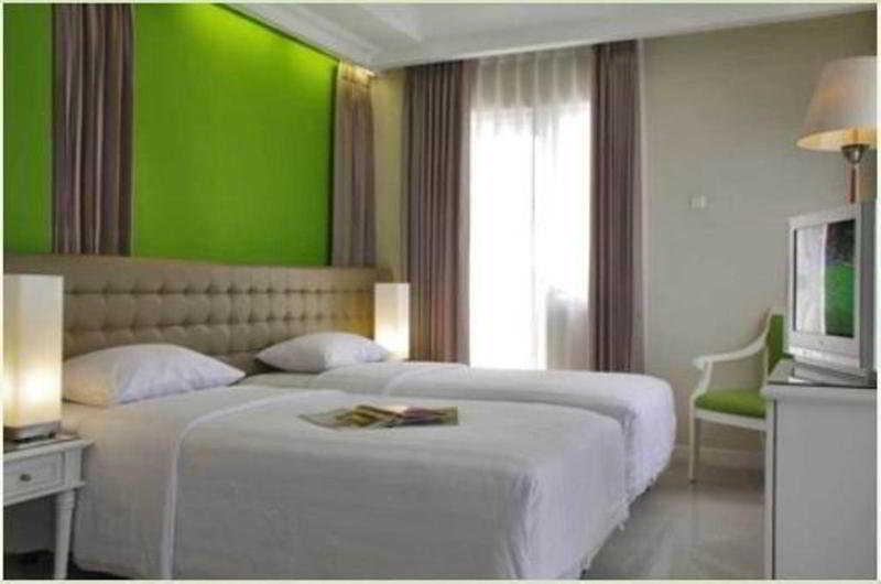 Ciputra Golf, Club & Hotel Sorabaya Chambre photo