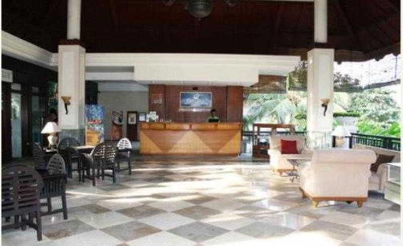 Ciputra Golf, Club & Hotel Sorabaya Intérieur photo