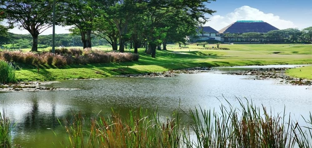 Ciputra Golf, Club & Hotel Sorabaya Extérieur photo