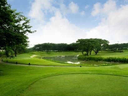 Ciputra Golf, Club & Hotel Sorabaya Extérieur photo
